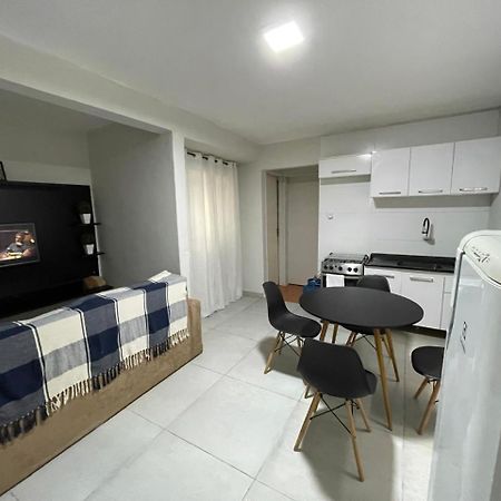 Casa Fundos Eco City 03 Simples E Confortavel Com 2 Quartos E Garagem กูรีตีบา ภายนอก รูปภาพ